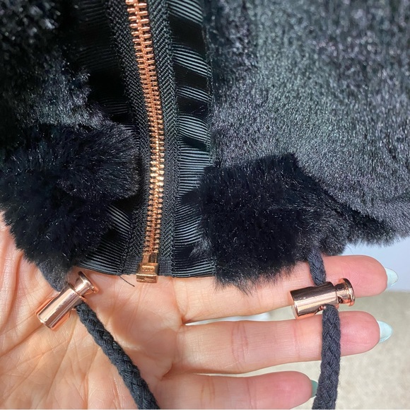 NWOT-Black Silky Faux Fur with Rose Gold Oversized Jacket S - Picture 7 of 12